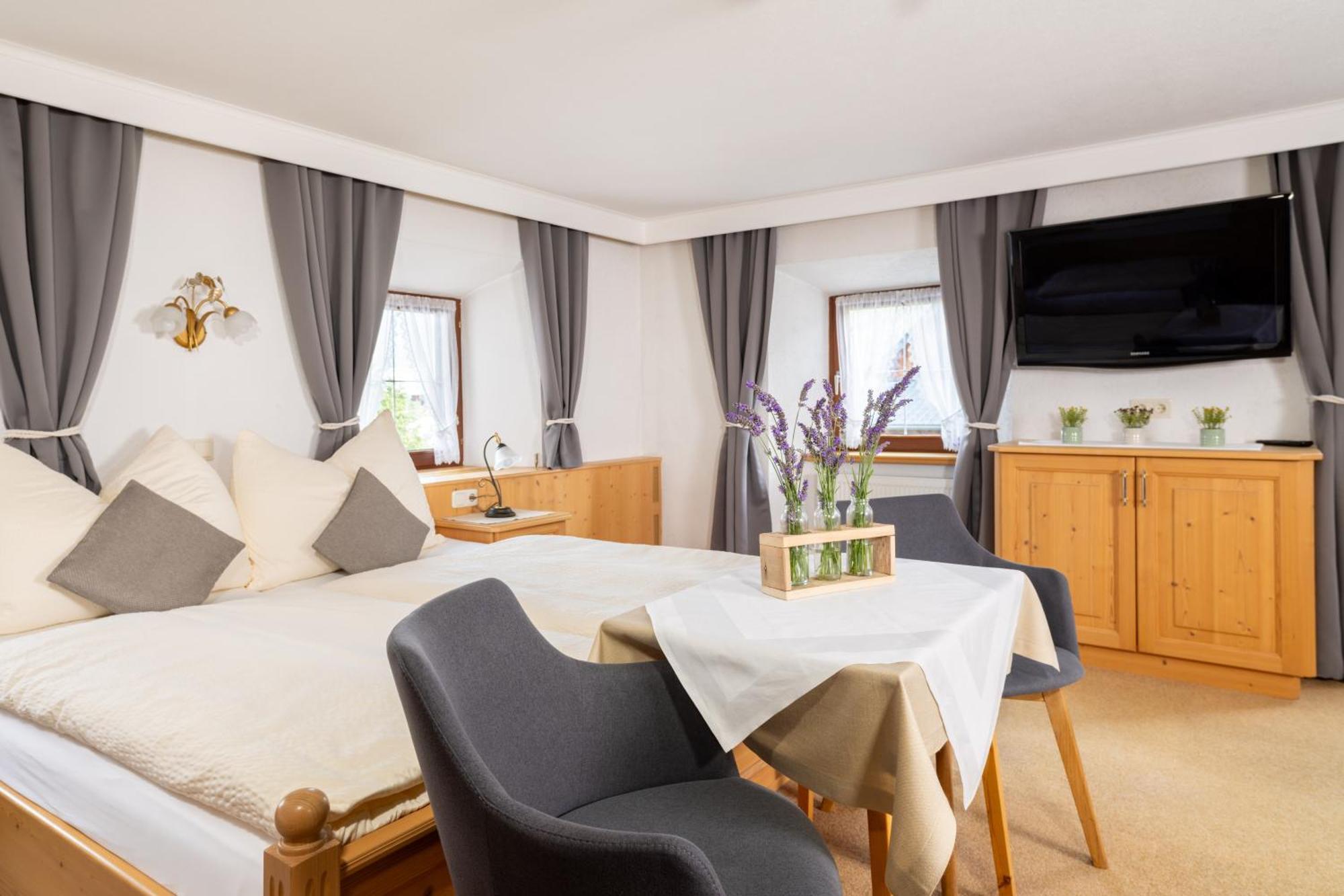 Landhaus Schmidt Elbigenalp Szoba fotó