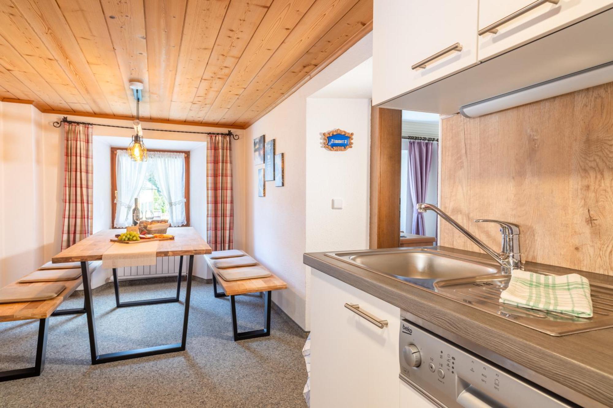 Landhaus Schmidt Elbigenalp Szoba fotó